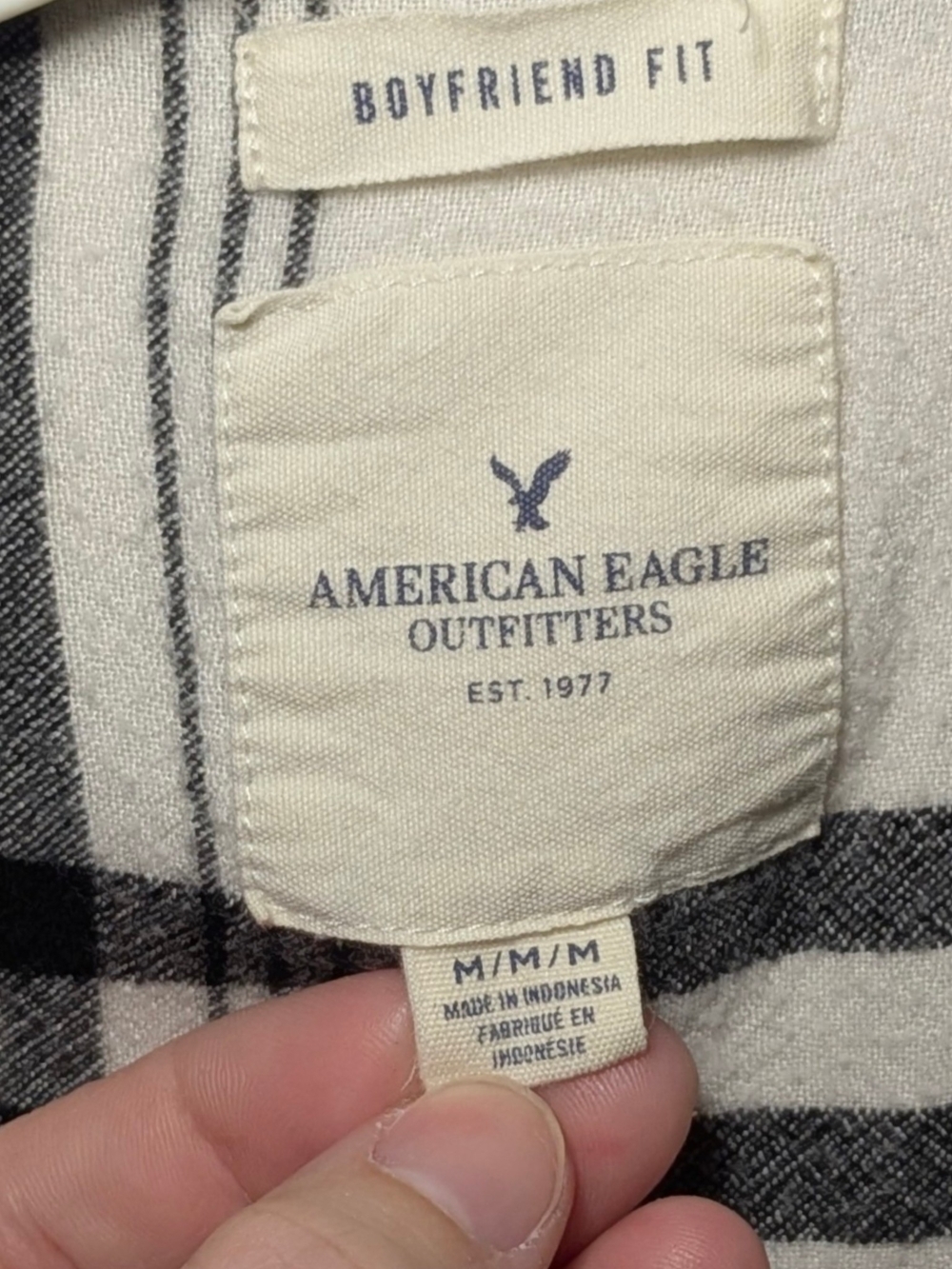 American Eagle Cream and Black Plaid Boyfriend Fit Flannel Women's Size Medium - Picture 3 of 11